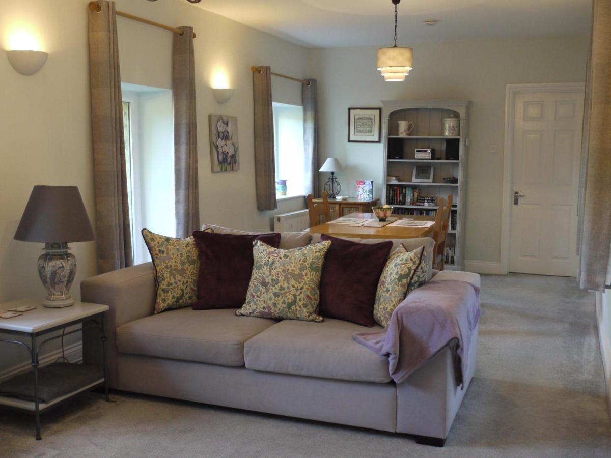 Cosy Stone Cottage, The Bungalow Perrotts Brook Cirencester Dış mekan fotoğraf